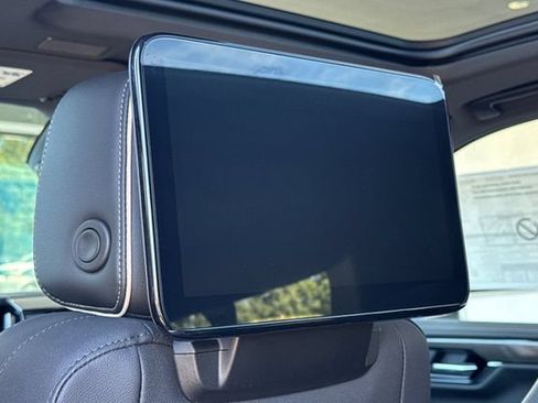 New 2026 GMC Yukon XL Elevation w/ Elevation Premium Package AWD/4WD image 17