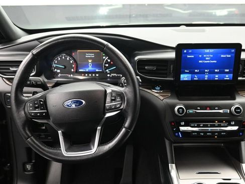 Used 2020 Ford Explorer Limited AWD/4WD image 11