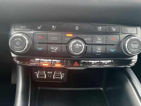 Used 2024 Dodge Durango GT image 32