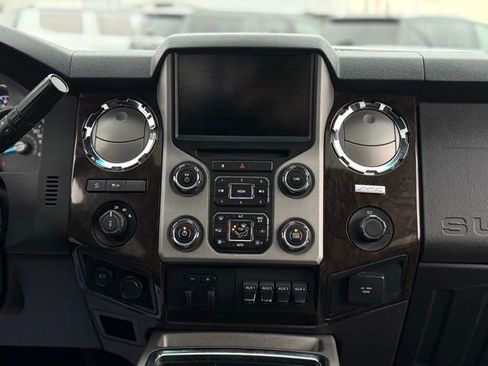 Used 2016 Ford F350 Platinum w/ Platinum Package image 25