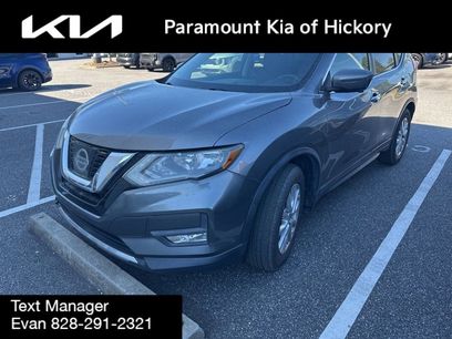 Used 2017 Nissan Rogue SV w/ Sun & Sound Touring Package