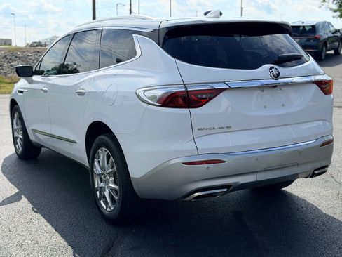 Used 2023 Buick Enclave Essence w/ Experience Buick Package FWD image 7