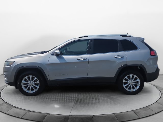 Used 2019 Jeep Cherokee Latitude w/ Cold Weather Group AWD/4WD image 2