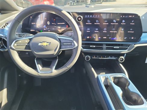 New 2026 Chevrolet Equinox EV LT image 4