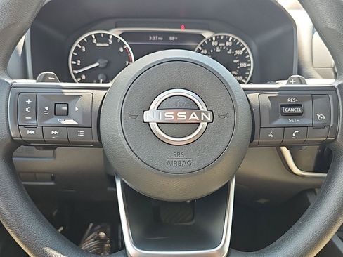 Used 2023 Nissan Rogue S AWD/4WD image 20