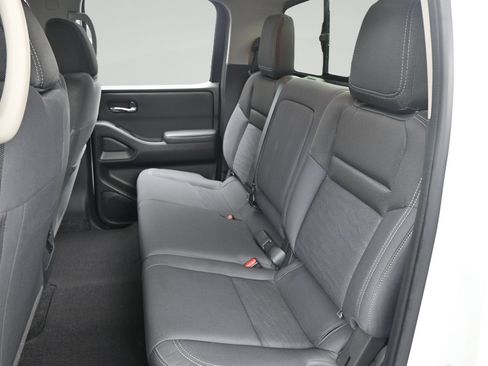 Used 2023 Nissan Frontier SV w/ SV Convenience Package RWD image 11