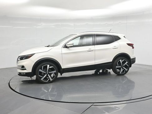 Used 2020 Nissan Rogue Sport SL w/ Premium Package FWD image 32