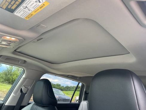 Used 2023 Toyota Highlander XLE AWD/4WD image 27