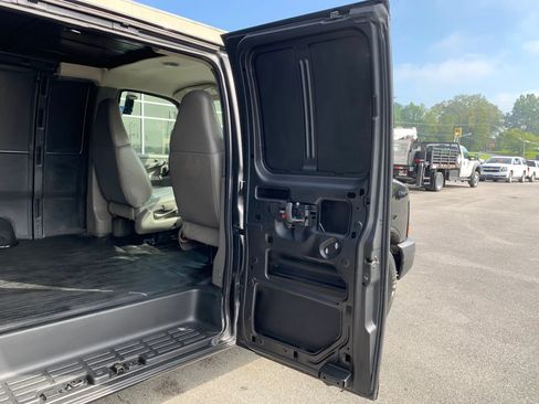Used 2007 Chevrolet Express 1500 RWD image 20