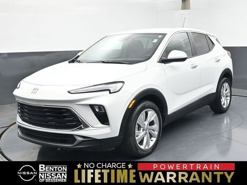 Used 2024 Buick Encore GX Preferred FWD image 1
