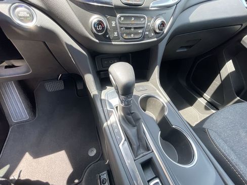 Certified 2022 Chevrolet Equinox LT FWD image 16