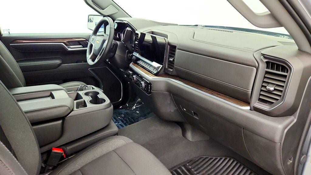 Used 2026 Chevrolet Silverado 1500 LT AWD/4WD image 24