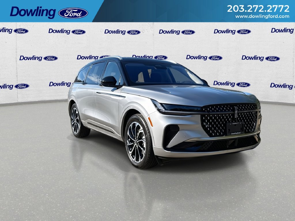 Used 2026 Lincoln Nautilus Reserve AWD/4WD image 2