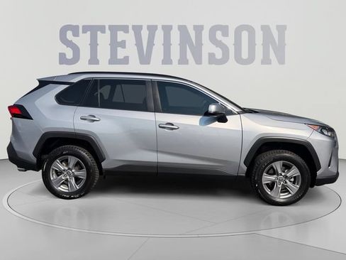 Used 2022 Toyota RAV4 LE AWD/4WD image 6