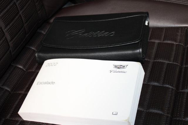 Certified 2022 Cadillac Escalade ESV Premium Luxury Platinum AWD/4WD image 33
