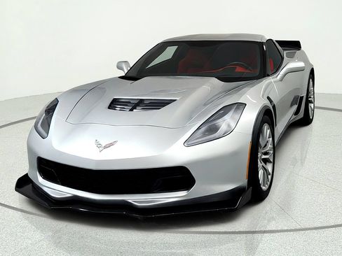 Used 2015 Chevrolet Corvette Z06 w/ 3LZ Preferred Equipment Group RWD image 8
