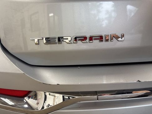 Used 2020 GMC Terrain Denali w/ Denali Premium Package AWD/4WD image 16