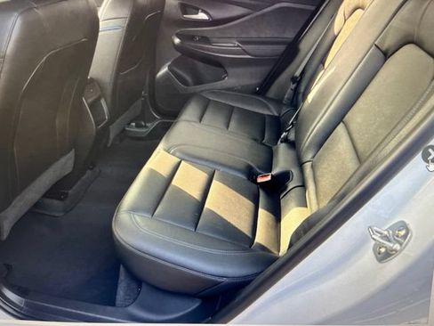 Used 2025 Buick Envista Sport Touring w/ Convenience I Package FWD image 13