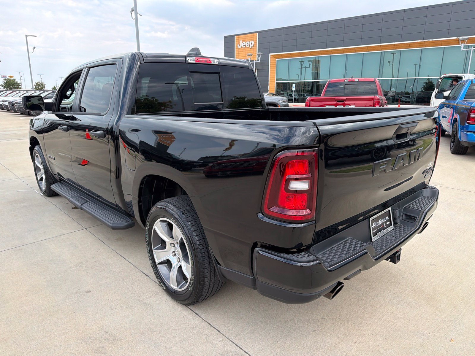 Used 2025 RAM 1500 Tradesman AWD/4WD image 3