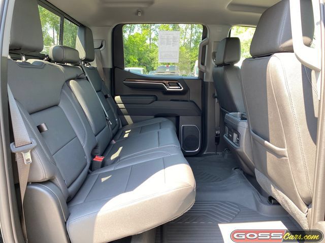 Used 2023 Chevrolet Silverado 1500 LT Trail Boss w/ LT Trail Boss Premium Package AWD/4WD image 7
