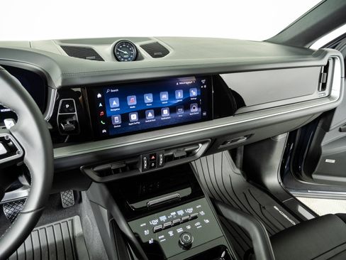 New 2026 Porsche Cayenne Coupe AWD/4WD image 13