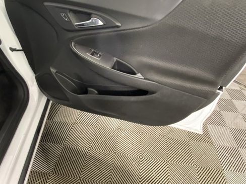 Used 2024 Chevrolet Malibu LT image 9