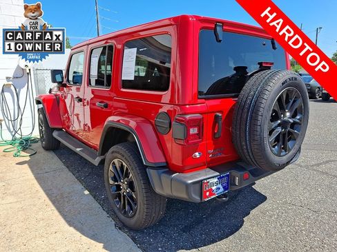 Used 2025 Jeep Wrangler Unlimited Sahara AWD/4WD image 5