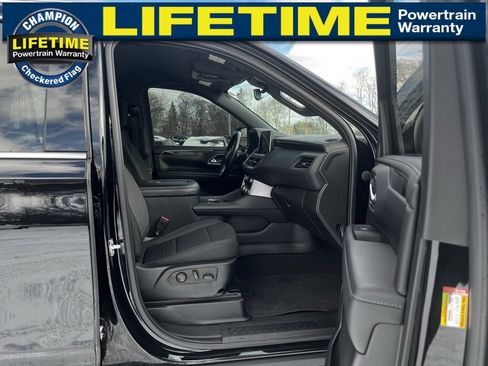 Used 2023 GMC Yukon SLE w/ Gmc Pro Safety Plus Package image 41