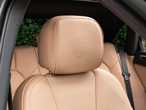 Certified 2024 Porsche Macan image 34