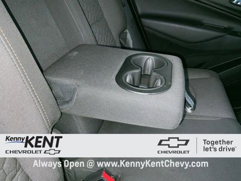 Used 2019 Chevrolet Equinox LT w/ Driver Convenience Package image 11