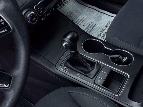 Used 2019 Kia Sorento FWD V6 image 14