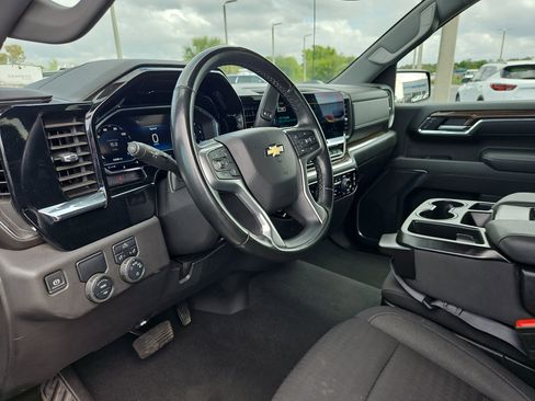 Used 2025 Chevrolet Silverado 1500 LT image 14