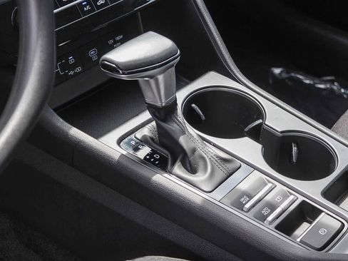 Certified 2025 Hyundai Sonata SE FWD image 24