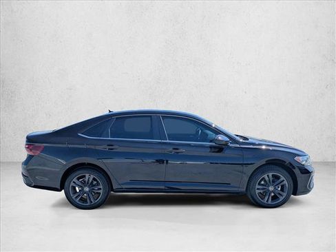 Used 2022 Volkswagen Jetta SE FWD image 4