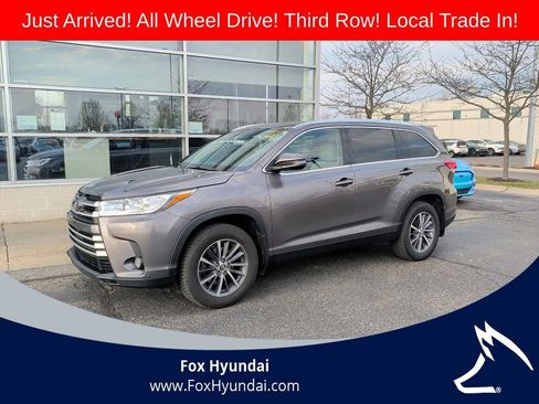 Used 2019 Toyota Highlander XLE image 1