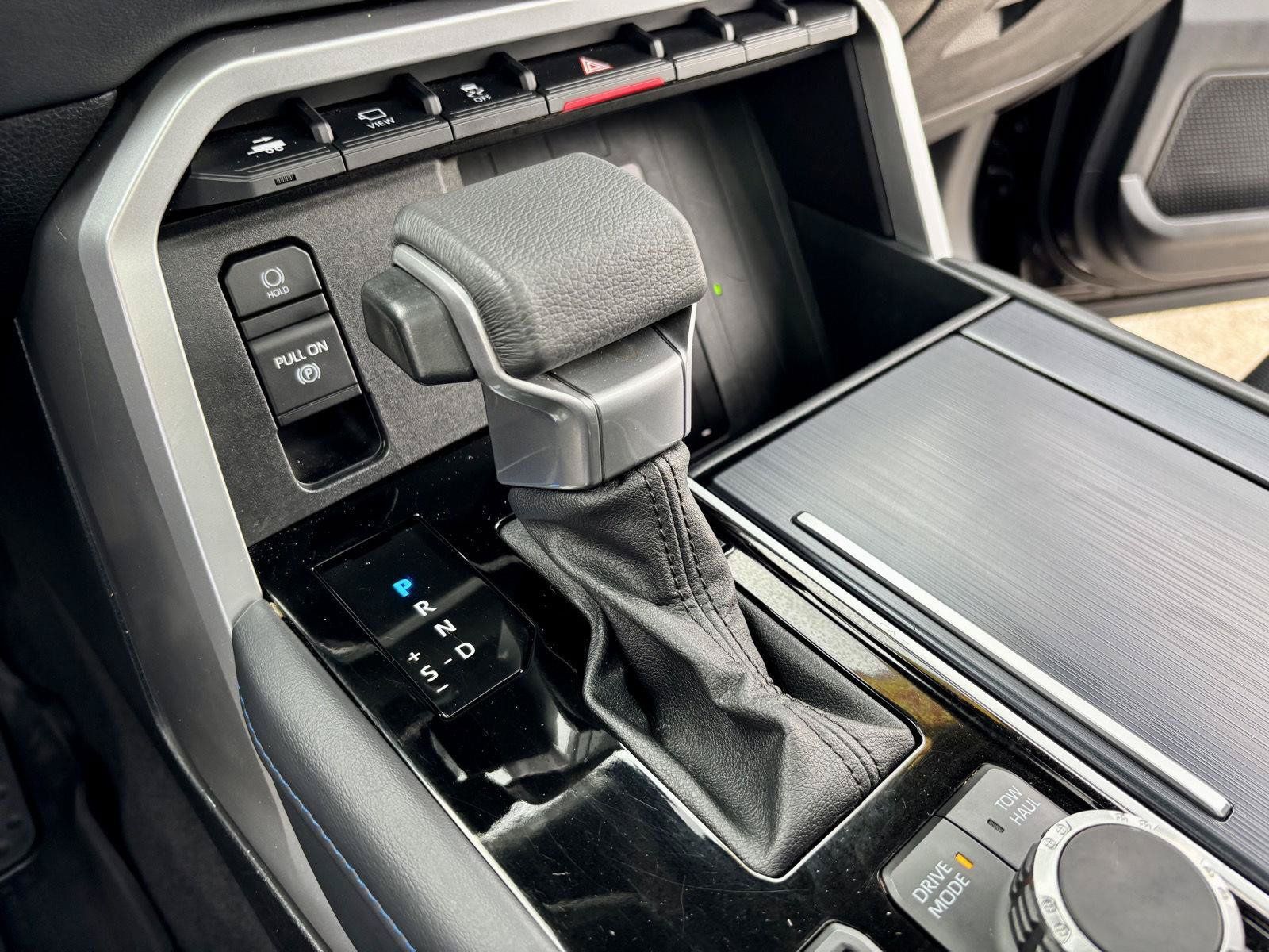 Used 2023 Toyota Sequoia Platinum AWD/4WD image 31