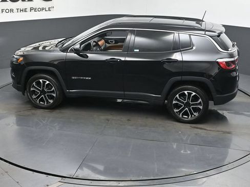 Used 2023 Jeep Compass Limited w/ Sun and Sound Group AWD/4WD image 43