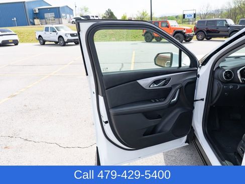 Used 2025 Chevrolet Blazer LT image 13