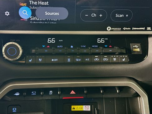 Used 2023 Toyota Tundra Platinum image 17