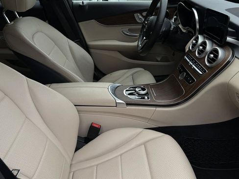 Used 2019 Mercedes-Benz C 300 4MATIC Sedan image 43