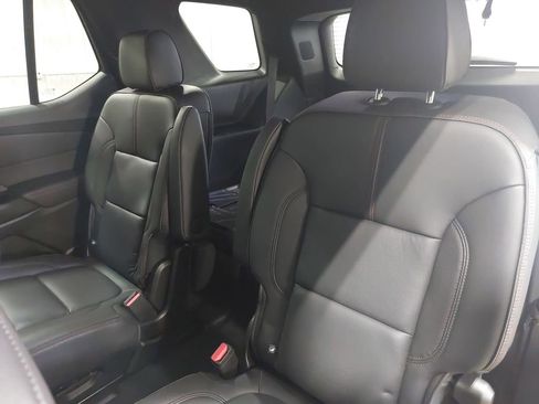 Used 2023 Chevrolet Traverse RS AWD/4WD image 14