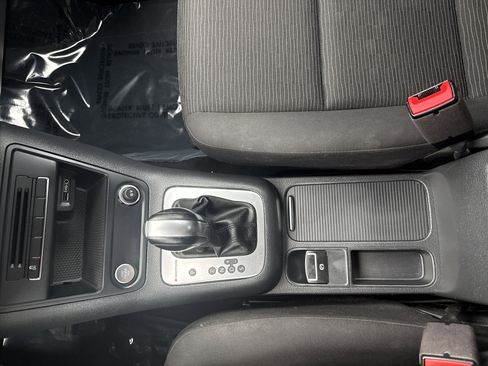Used 2018 Volkswagen Tiguan Limited w/ Premium Package AWD/4WD image 22
