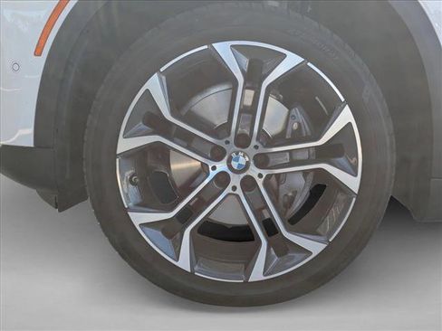 Certified 2024 BMW X5 xDrive40i w/ Premium Package image 9