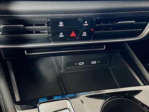 Used 2024 Volkswagen Atlas Cross Sport SE image 15