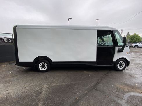 Used 2023 Chevrolet Brightdrop 600 w/ Active Safety Package 2 AWD/4WD image 7