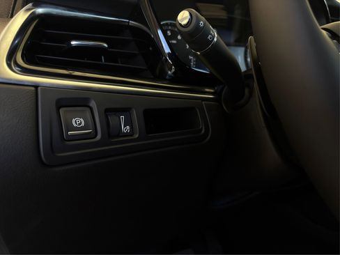 New 2025 Cadillac XT6 Luxury image 20