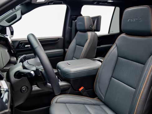 Used 2025 GMC Yukon AT4 w/ AT4 Premium Plus Package image 31