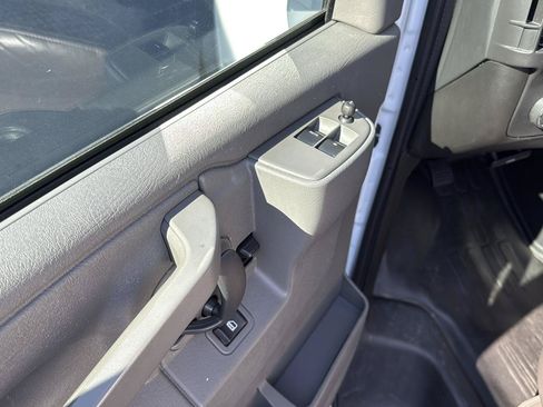 Used 2025 GMC Savana 2500 w/ Driver Convenience Package RWD image 8