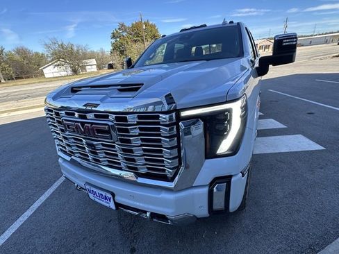 New 2026 GMC Sierra 2500 Denali w/ Denali Reserve Package image 12