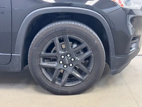 Used 2021 Chevrolet Traverse LS w/ LPO, Blackout Package FWD image 4